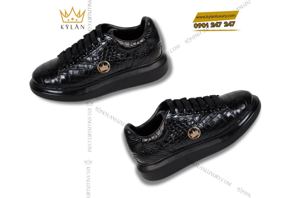 Giày bata da cá Alligator đính logo vương miện vàng Au750 và kim cương 4 Giày bata da cá Alligator đính logo vương miện vàng Au750 và kim cương