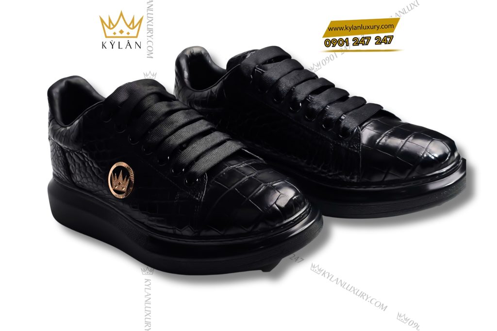 Giày bata da cá Alligator đính logo vương miện vàng Au750 và kim cương 14 Kỳ Lân Luxury Giay bata da ca Alligator dinh logo vuong mien vang Au750 va kim cuong 3 Giày bata da cá Alligator đính logo vương miện vàng Au750 và kim cương