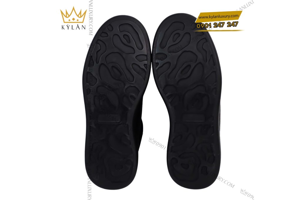 Giày bata da cá Alligator đính logo vương miện vàng Au750 và kim cương 12 Kỳ Lân Luxury Giay bata da ca Alligator dinh logo vuong mien vang Au750 va kim cuong 7 Giày bata da cá Alligator đính logo vương miện vàng Au750 và kim cương