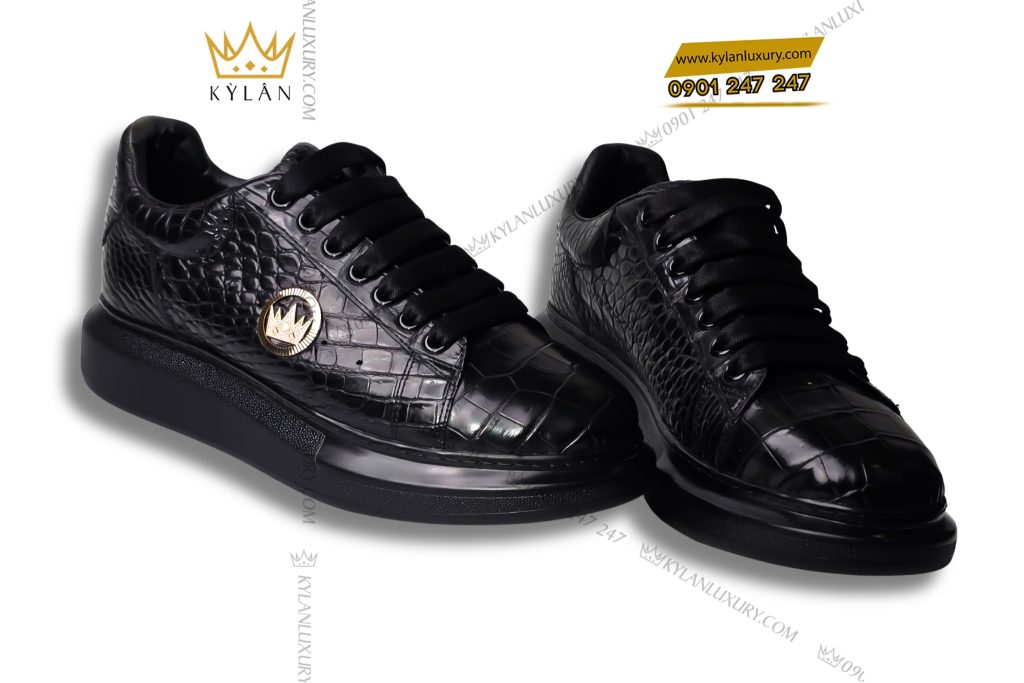Giày bata da cá Alligator đính logo vương miện vàng Au750 và kim cương 11 Kỳ Lân Luxury Giay bata da ca Alligator dinh logo vuong mien vang Au750 va kim cuong 8 Giày bata da cá Alligator đính logo vương miện vàng Au750 và kim cương