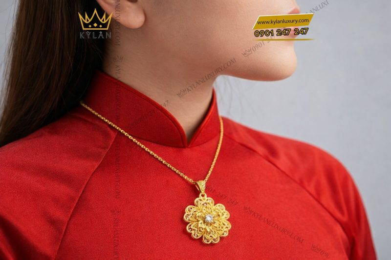 Mặt dây chuyền Hoa Mai vàng Au750 đính kim cương