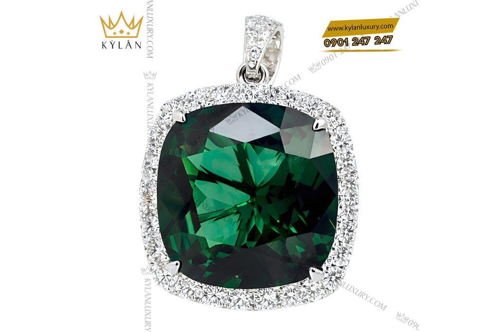 Mặt dây chuyền vàng trắng Au750 đính kim cương và đá ngọc lục bảo