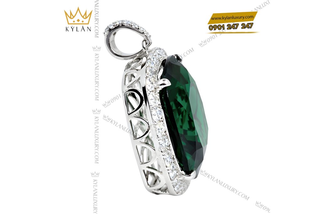 Mặt dây chuyền vàng trắng Au750 đính kim cương và đá ngọc lục bảo