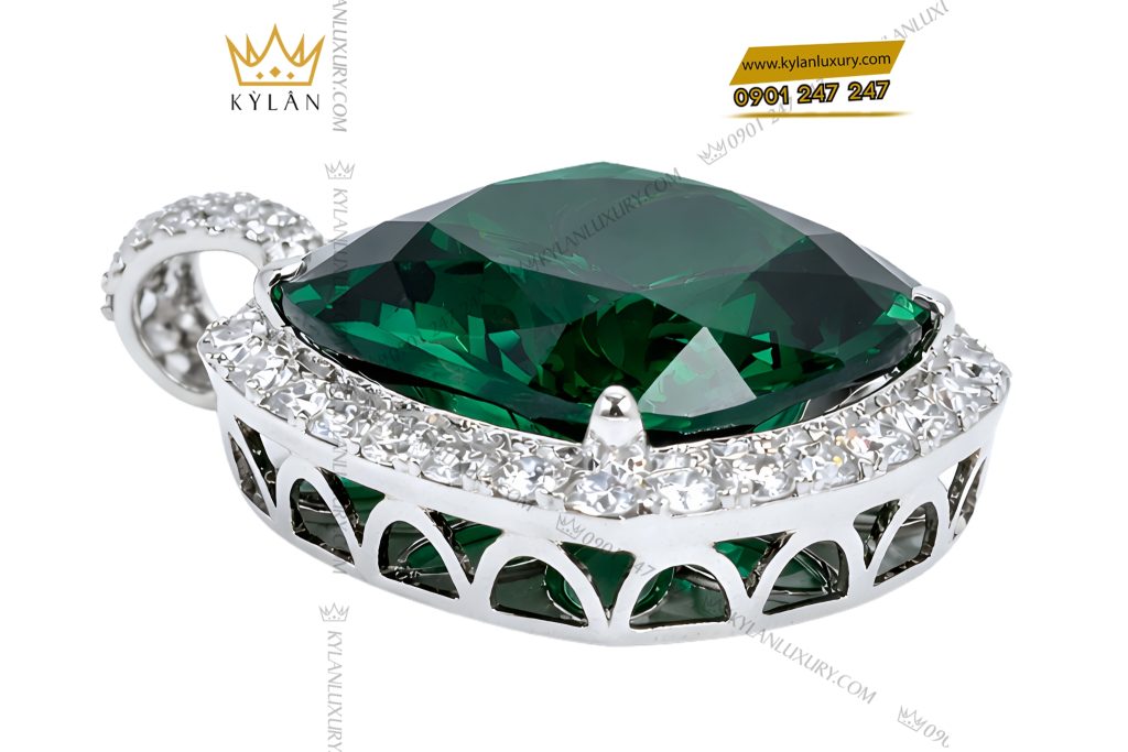 Mặt dây chuyền vàng trắng Au750 đính kim cương và đá ngọc lục bảo