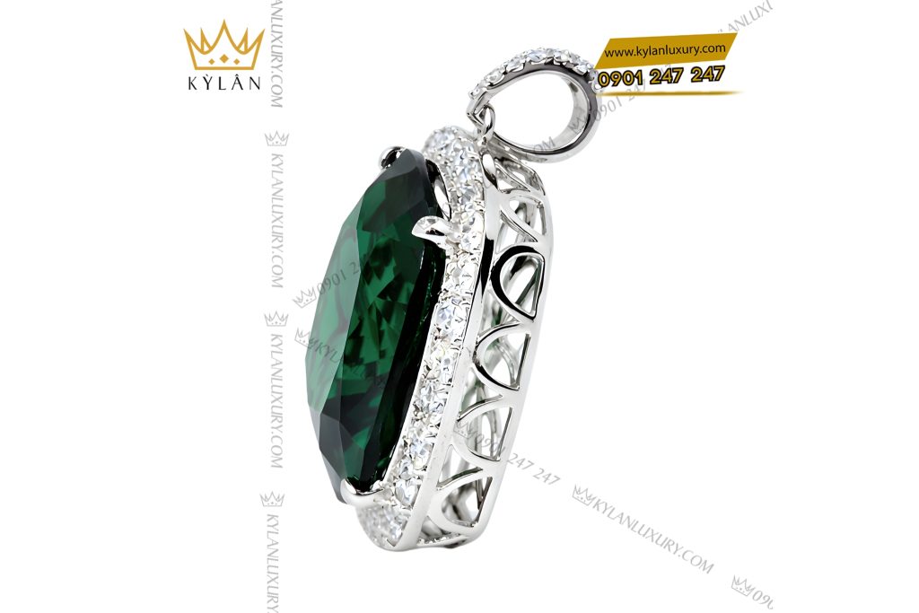 Kỳ Lân Luxury Mat day chuyen vang trang Au750 dinh kim cuong va da ngoc luc bao 7 Mặt dây chuyền vàng trắng Au750 đính kim cương và đá ngọc lục bảo