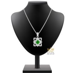 Mặt dây chuyền vàng trắng Au750 đính kim cương và đá quý xanh