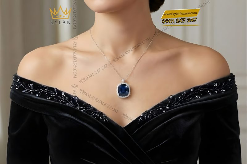 Mặt dây chuyền vàng trắng Au750 đính kim cương và đá sapphire xanh