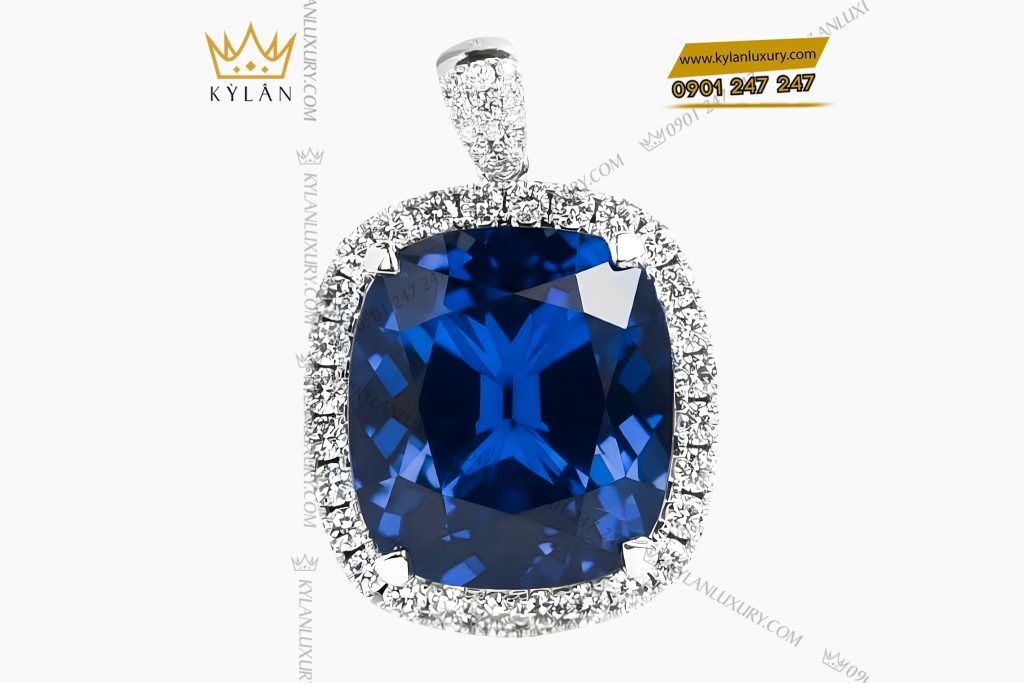 Mặt dây chuyền vàng trắng Au750 đính kim cương và đá sapphire xanh 3 Mặt dây chuyền vàng trắng Au750 đính kim cương và đá sapphire xanh