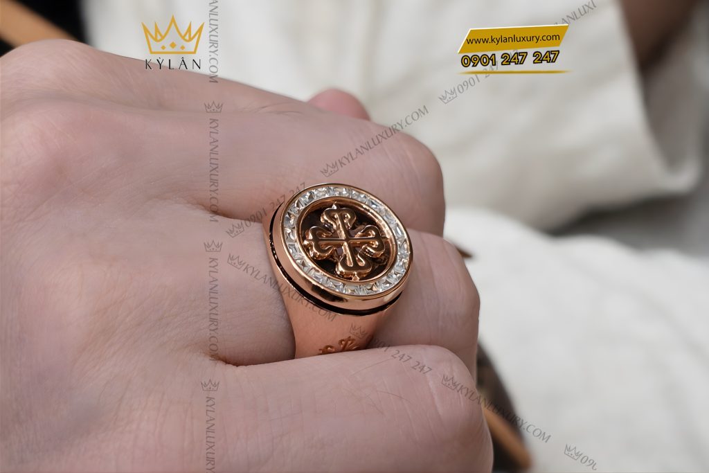 Nhẫn Patek Philippe vàng hồng Au750 đính kim cương
