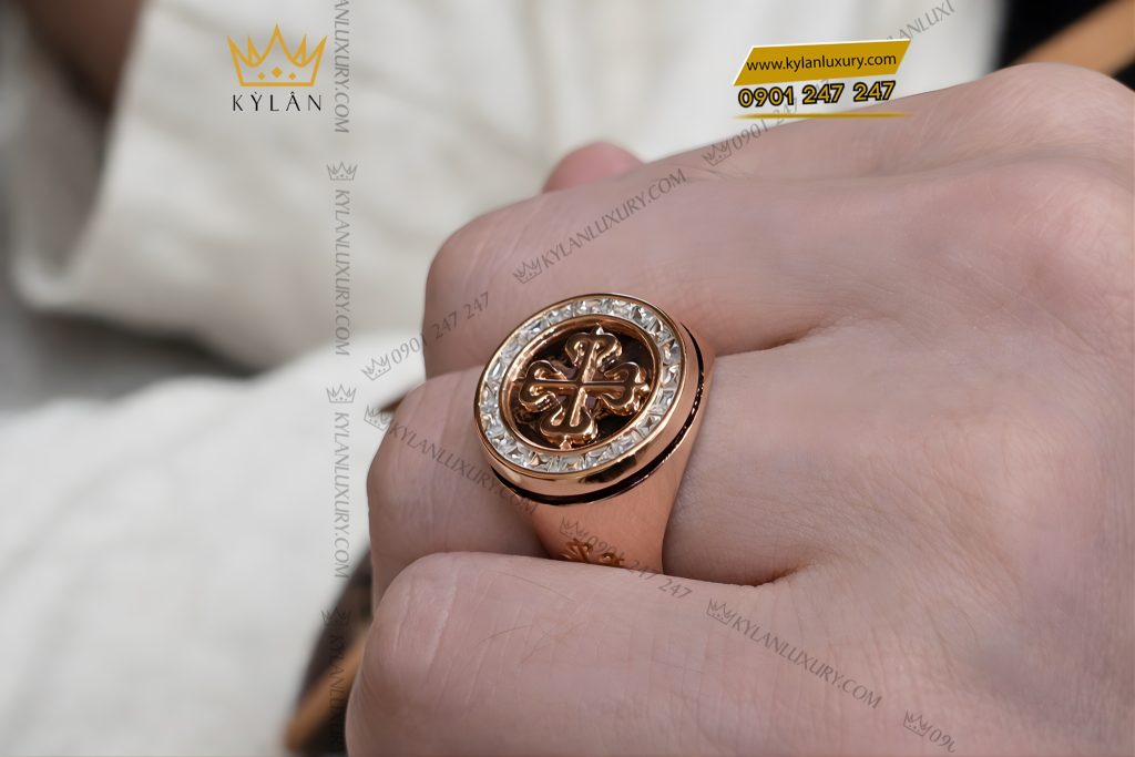 Nhẫn Patek Philippe vàng hồng Au750 đính kim cương