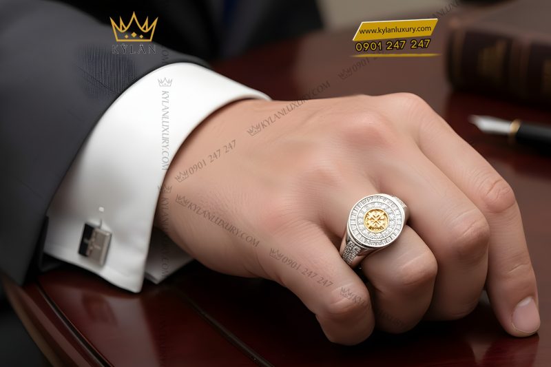 Nhẫn Patek Philippe vàng trắng Au750 đính kim cương