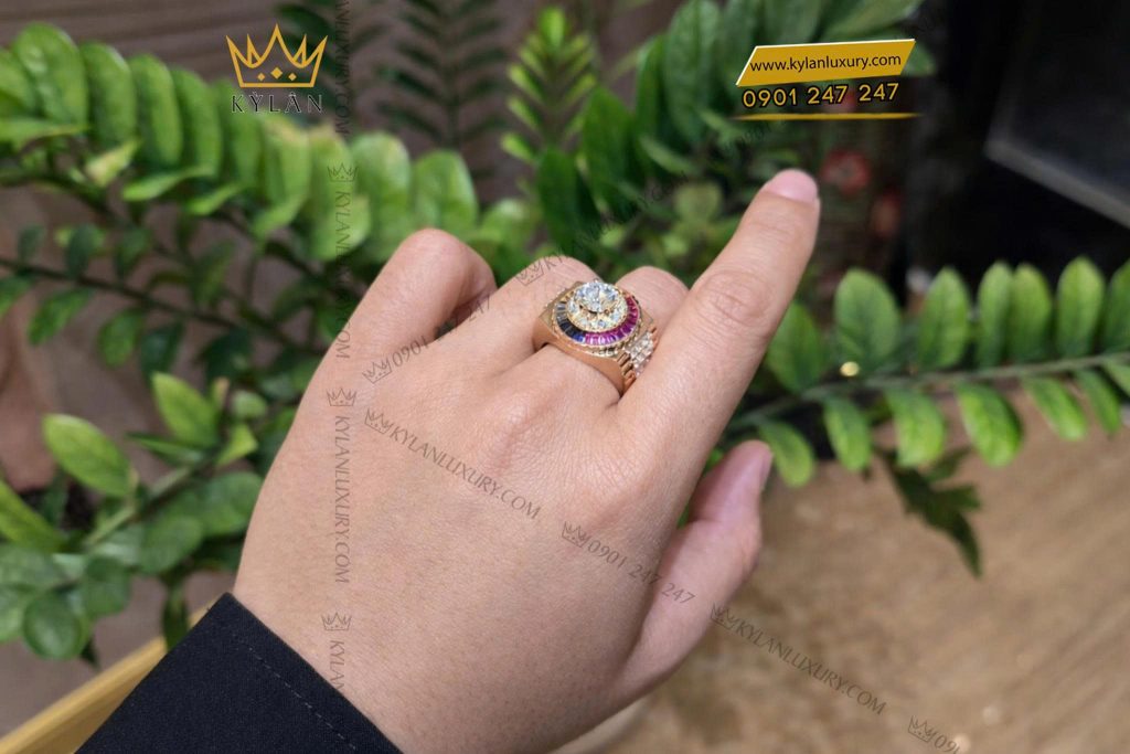 Kỳ Lân Luxury Nhan Rolex vang hong Au750 dinh kim cuong va da quy Rainbow 7 1 Nhẫn Rolex vàng hồng Au750 đính kim cương và đá quý Rainbow