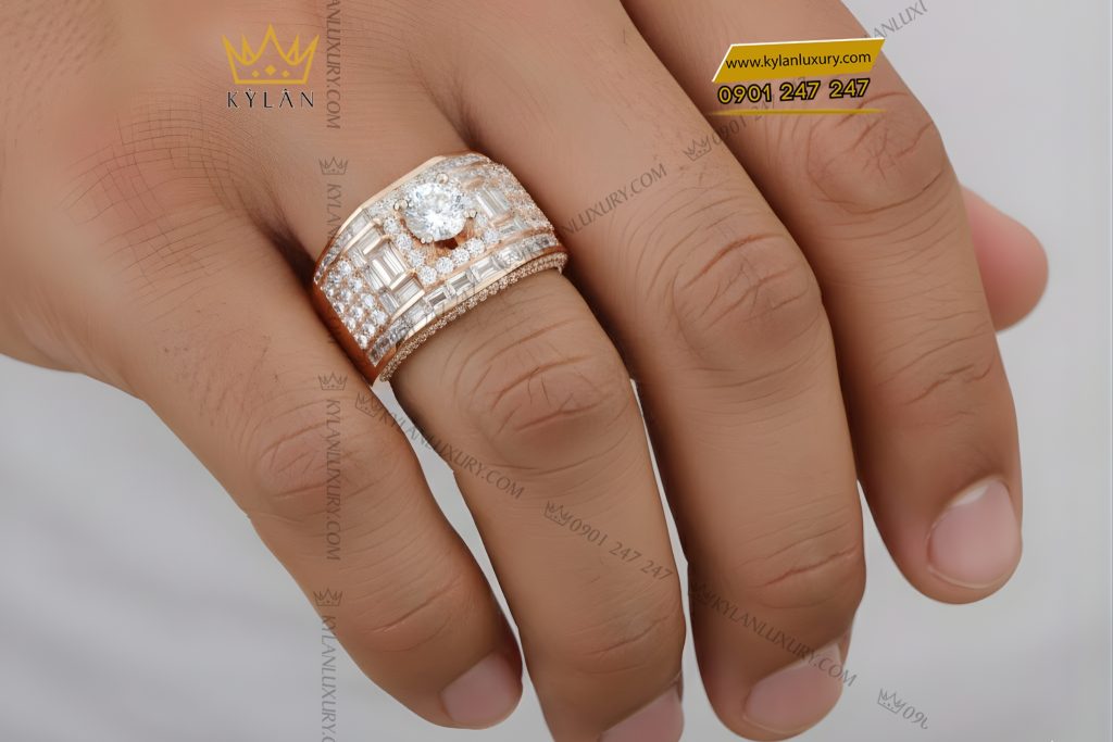 Nhẫn nam vàng hồng Au750 đính kim cương 12 Kỳ Lân Luxury Nhan nam vang hong Au750 dinh kim cuong 7 5 Nhẫn nam vàng hồng Au750 đính kim cương