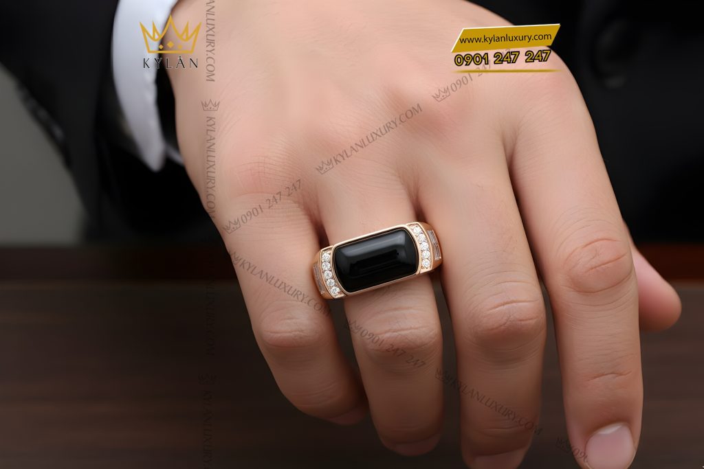 Nhẫn nam vàng hồng Au750 đính kim cương và đá quý đen