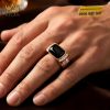 Nhẫn nam vàng hồng Au750 đính kim cương và đá quý đen
