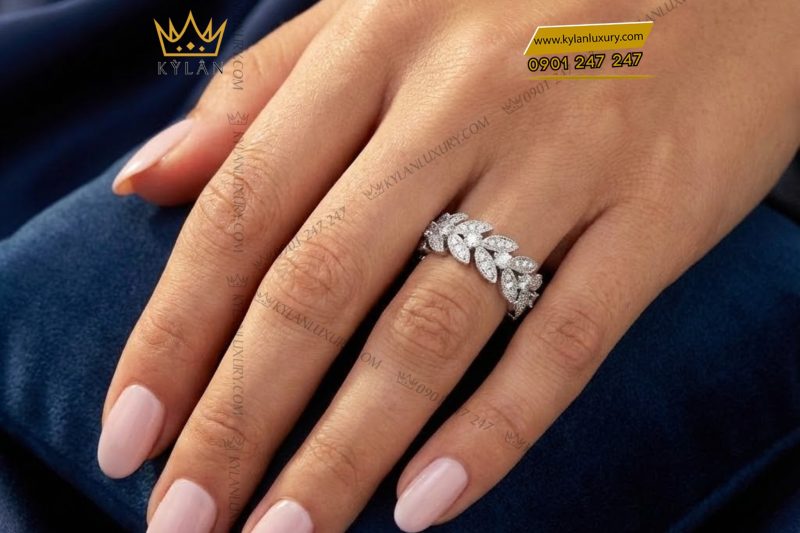Nhẫn nữ vàng trắng Au750 đính kim cương