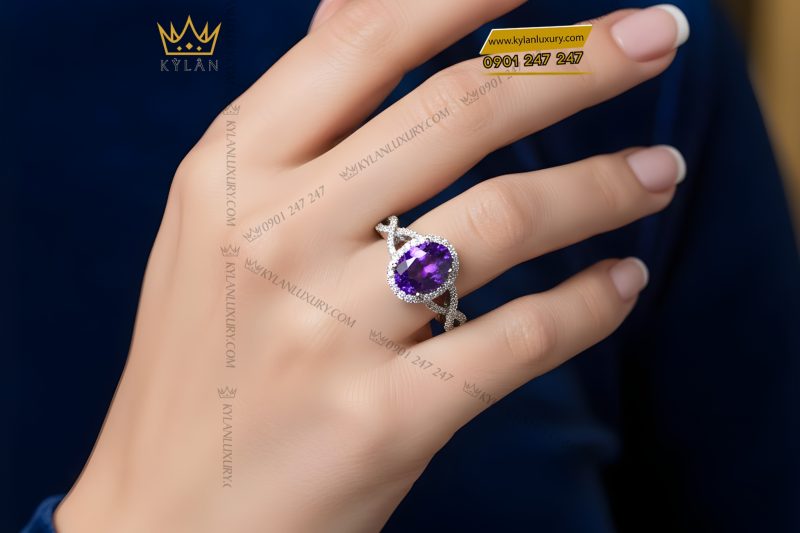 Nhẫn nữ vàng trắng Au750 đính kim cương và đá quý tím