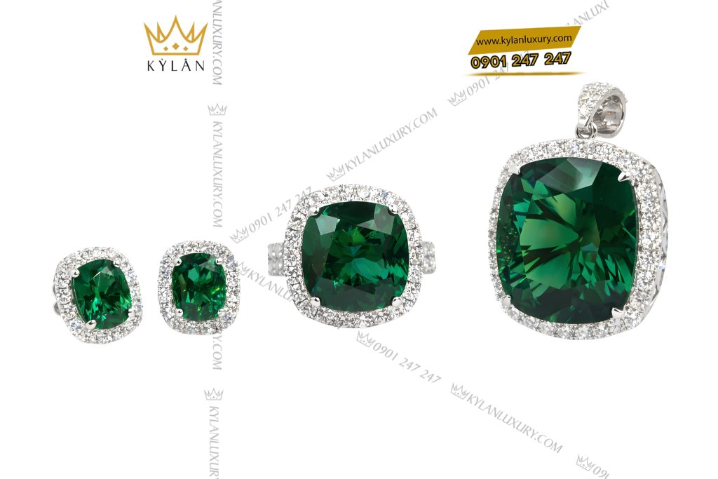 Kỳ Lân Luxury Nhan nu vang trang Au750 dinh kim cuong va da sapphire do 6 1 Nhẫn nữ vàng trắng Au750 đính kim cương và đá ngọc lục bảo