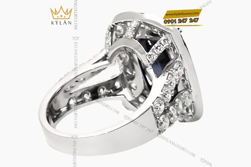 Nhẫn nữ vàng trắng Au750 đính kim cương và đá sapphire xanh