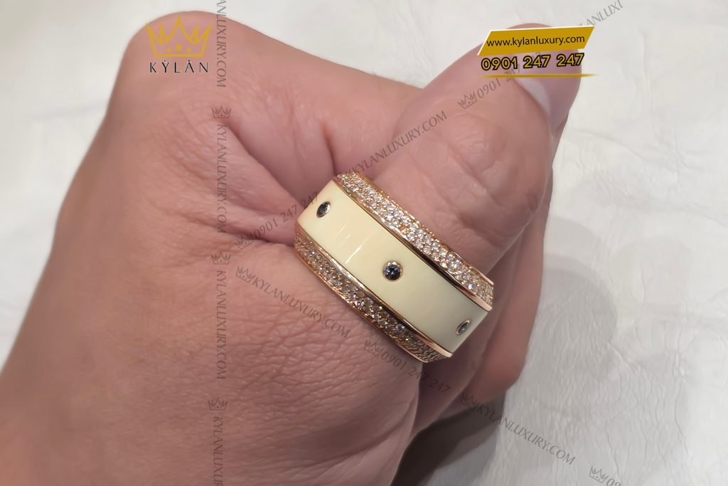 Nhẫn xoay ngà voi vàng hòng Au750 đính kim cương 16 Kỳ Lân Luxury Nhan xoay nga voi vang hong Au750 dinh kim cuong 10 Nhẫn xoay ngà voi vàng hòng Au750 đính kim cương