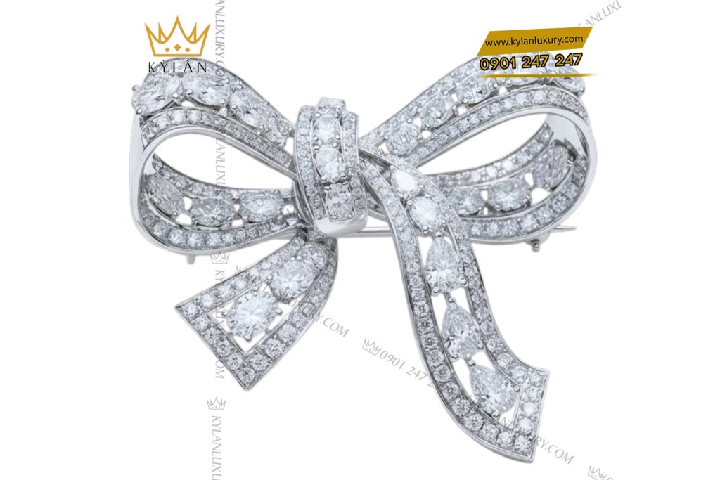 Nơ cài áo vàng trắng Au750 đính kim cương 2 Nơ cài áo vàng trắng Au750 đính kim cương