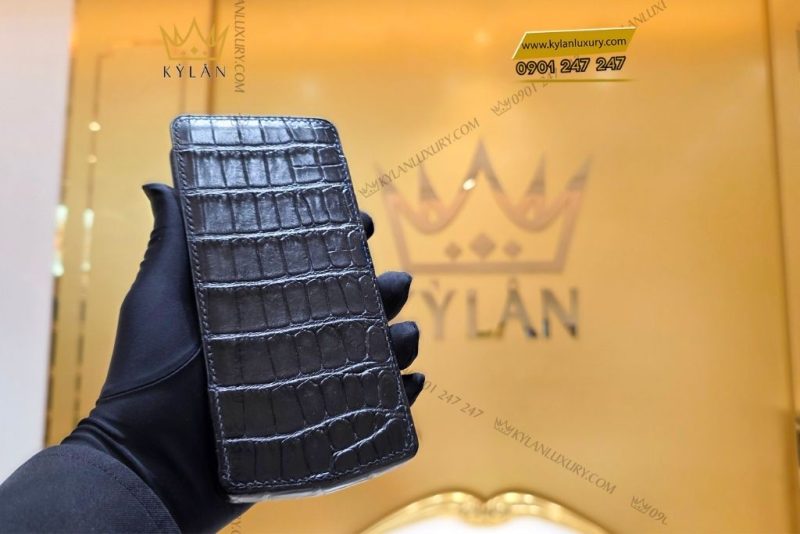 Bao da Vertu Agent Q da cá Alligator đen