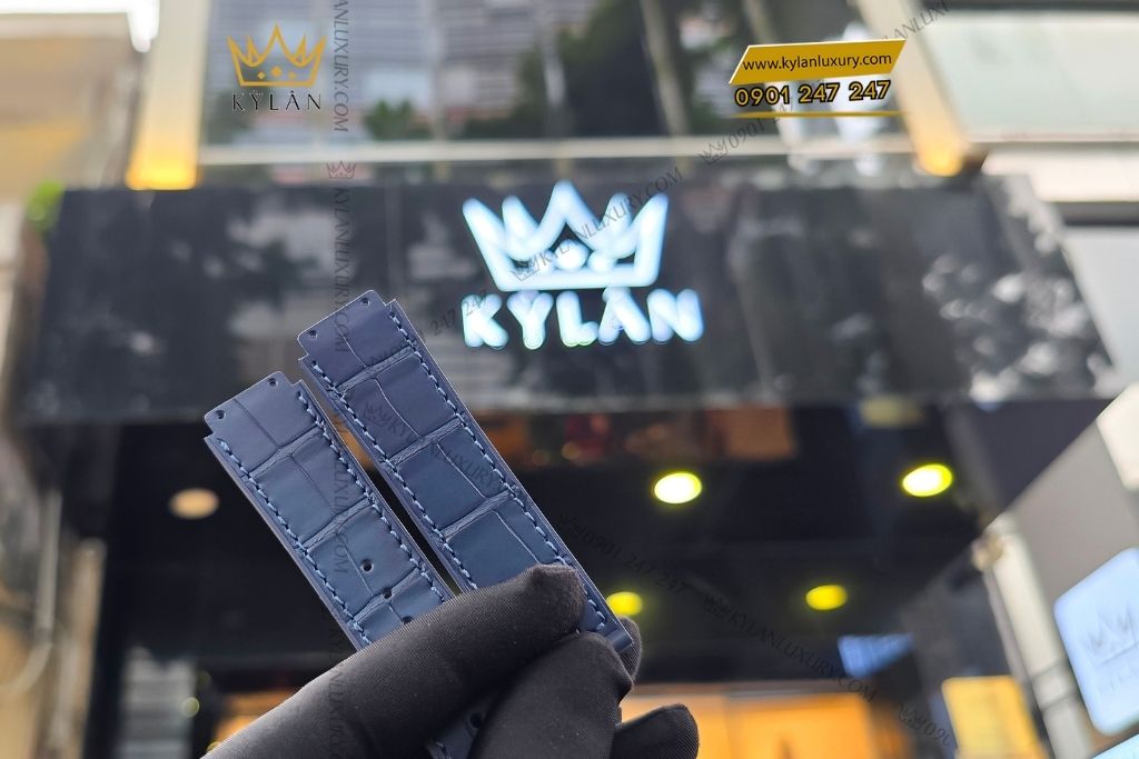 Kỳ Lân Luxury day dong ho hublot da ca xanh duong 4 Dây đồng hồ Hublot da cá xanh dương