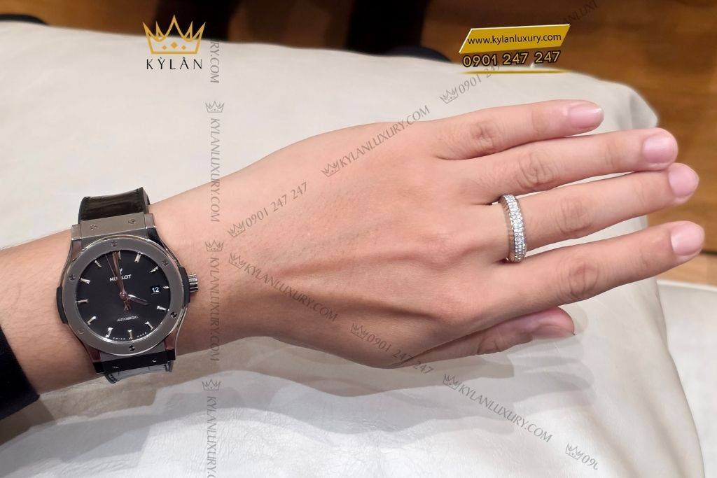 Kỳ Lân Luxury hublot classic fusion titanium 38mm day da ca 12 Đồng hồ Hublot Classic Fusion Titanium 38mm dây da cá