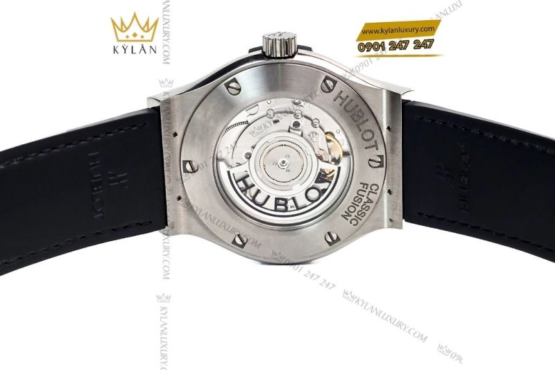Đồng hồ Hublot Classic Fusion Titanium 38mm dây da cá