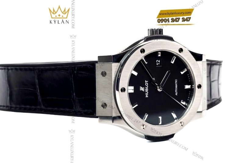 Đồng hồ Hublot Classic Fusion Titanium 38mm dây da cá