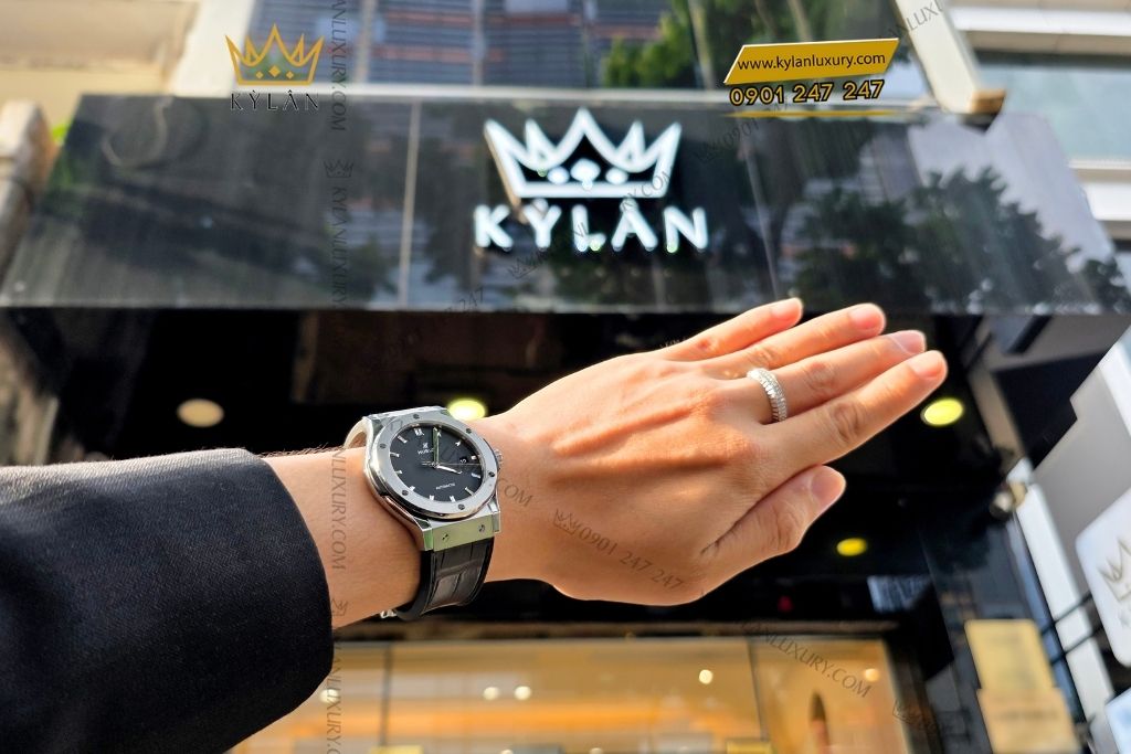 Kỳ Lân Luxury hublot classic fusion titanium 38mm day da ca 7 Đồng hồ Hublot Classic Fusion Titanium 38mm dây da cá