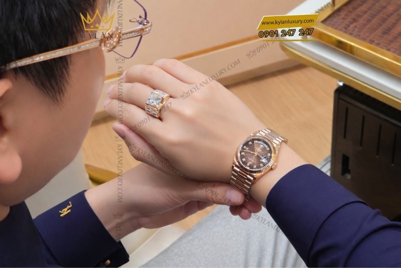 Đồng hồ Rolex Day Date 36 nâu ombré cọc kim cương 128235-0037