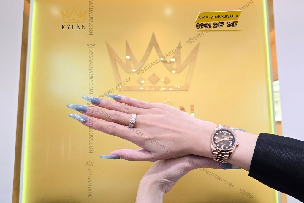 Kỳ Lân Luxury rolex day date 36 nau kim cuong 128235 0037 3 Đồng hồ Rolex Day Date 36 nâu ombré cọc kim cương 128235-0037