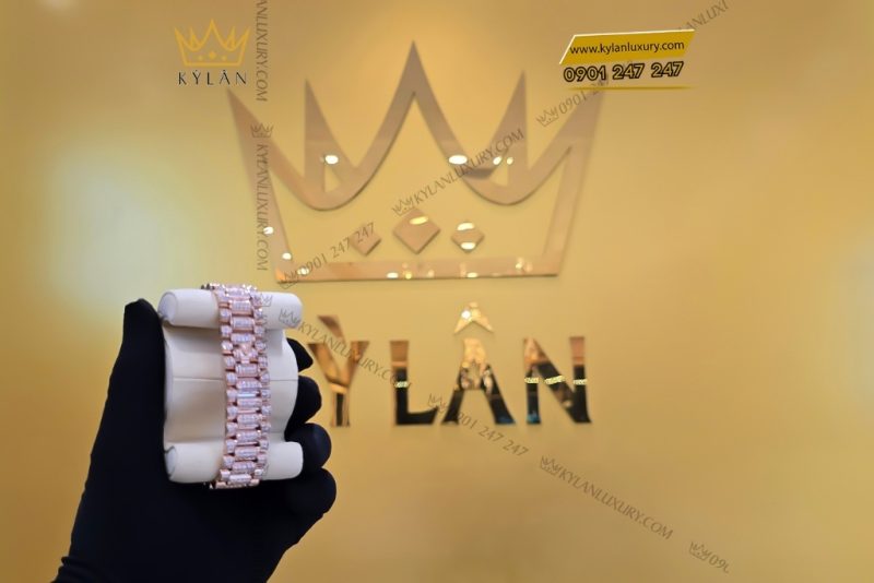 Đồng hồ Rolex Day Date vàng hồng custom full kim cương