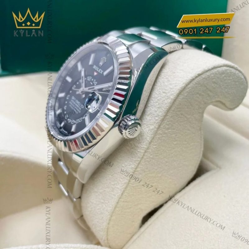 Đồng hồ Rolex Sky Dweller Oyster mặt đen 336934-0007