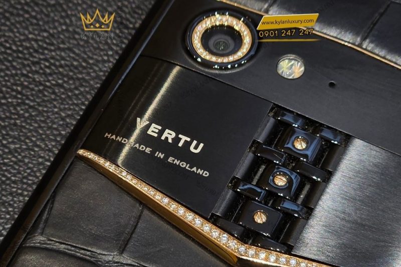 Điện thoại Vertu Aster P Alligator custom vàng hồng đính kim cương