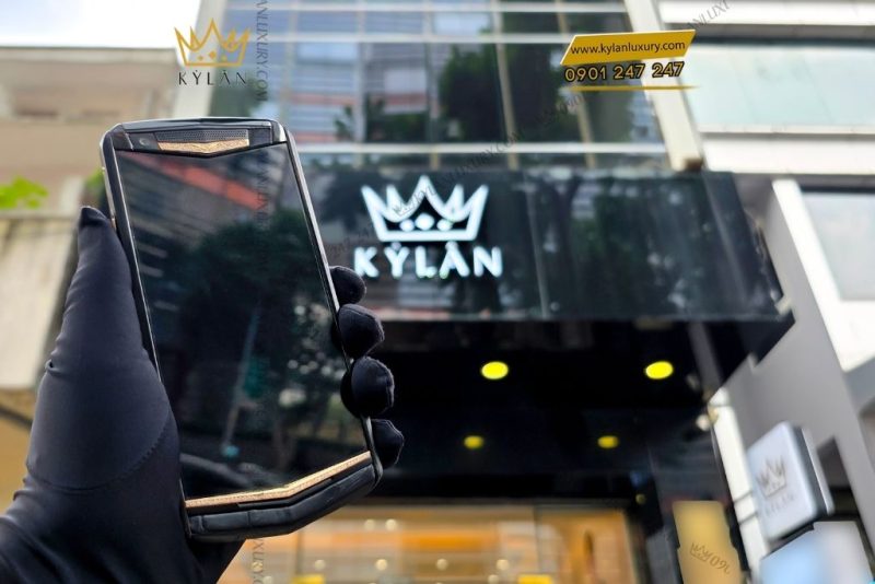 Điện thoại Vertu Aster P Alligator custom vàng hồng đính kim cương