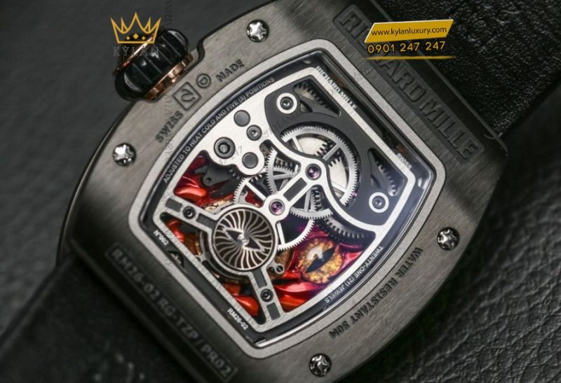Bộ máy lên dây tay RM 26-02 với tourbillon và kiến trúc titanium