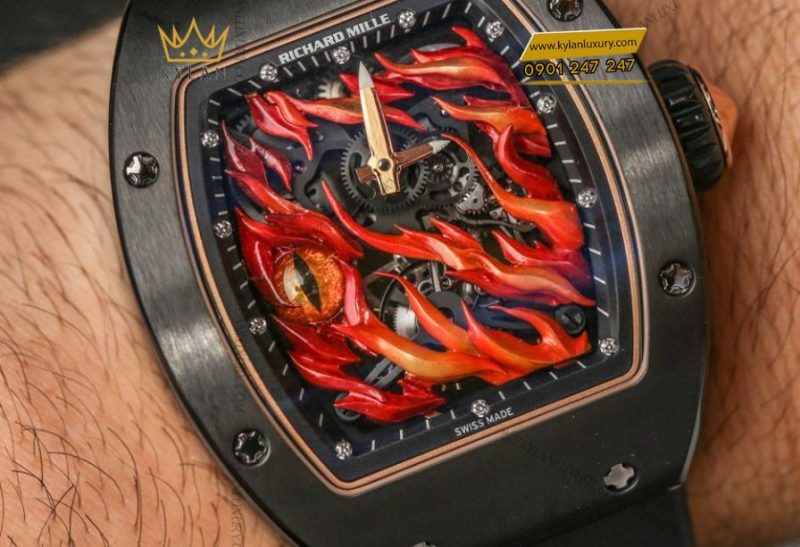 Mặt số Richard Mille RM 26-02 Evil Eye với con mắt lửa và tourbillon