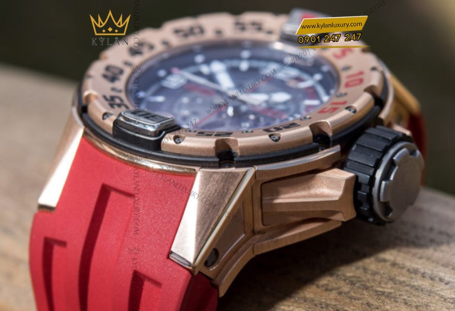 Richard Mille RM 028 Diver Red Gold với vỏ vàng đỏ nguyên khối
