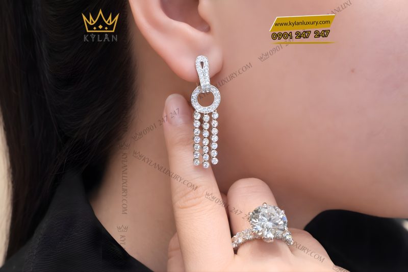 Bông tai vàng trắng Au750 đính kim cương