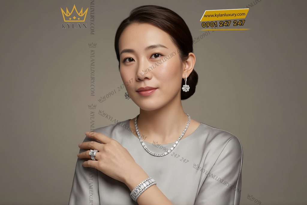 Kỳ Lân Luxury Day chuyen vang trang Au750 dinh full kim cuong baguette 10 Dây chuyền vàng trắng Au750 đính full kim cương baguette
