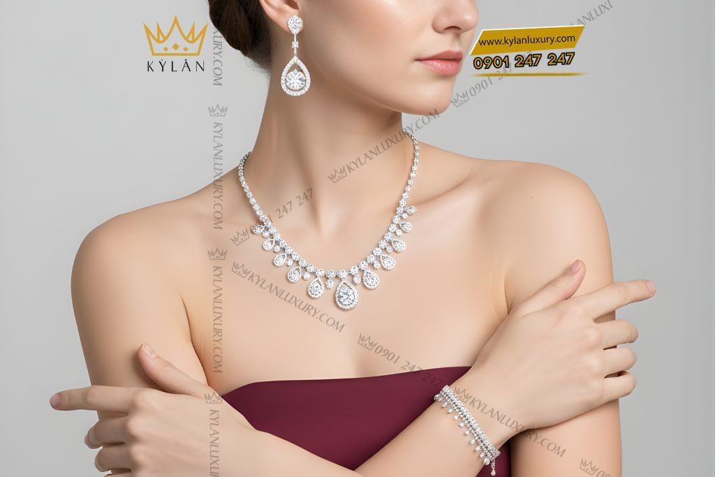 Dây chuyền vàng trắng Au750 đính kim cương