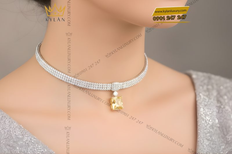 Dây chuyền vàng trắng Au750 đính kim cương và đá quý vàng