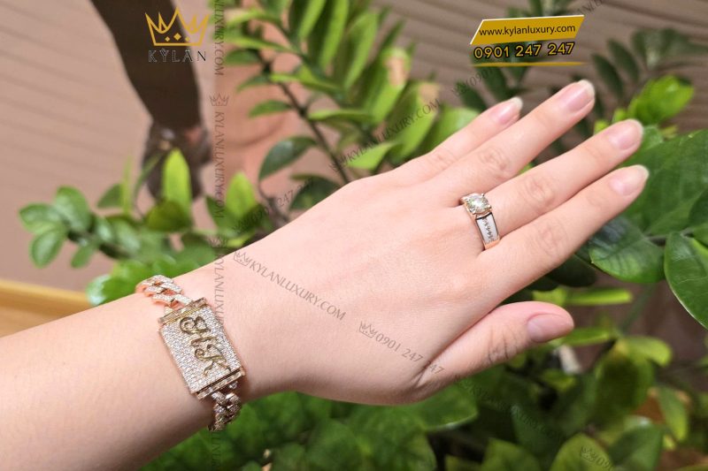 Lắc tay HK vàng hồng Au750 đính kim cương