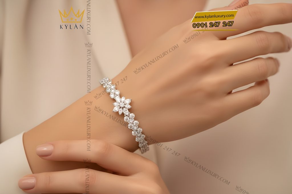 Kỳ Lân Luxury Lac tay vang trang Au750 dinh kim cuong 17 Lắc tay vàng trắng Au750 đính kim cương