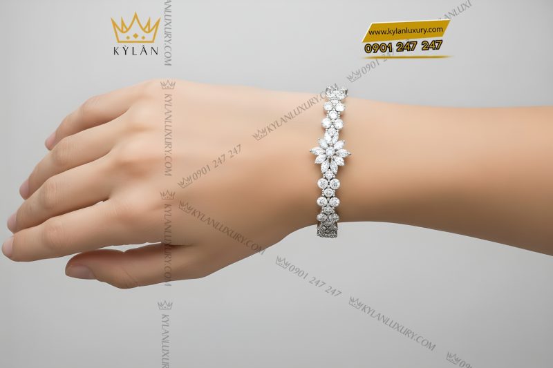 Lắc tay vàng trắng Au750 đính kim cương