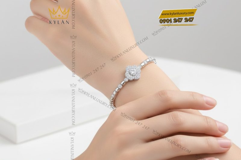 Lắc tay vàng trắng Au750 đính kim cương