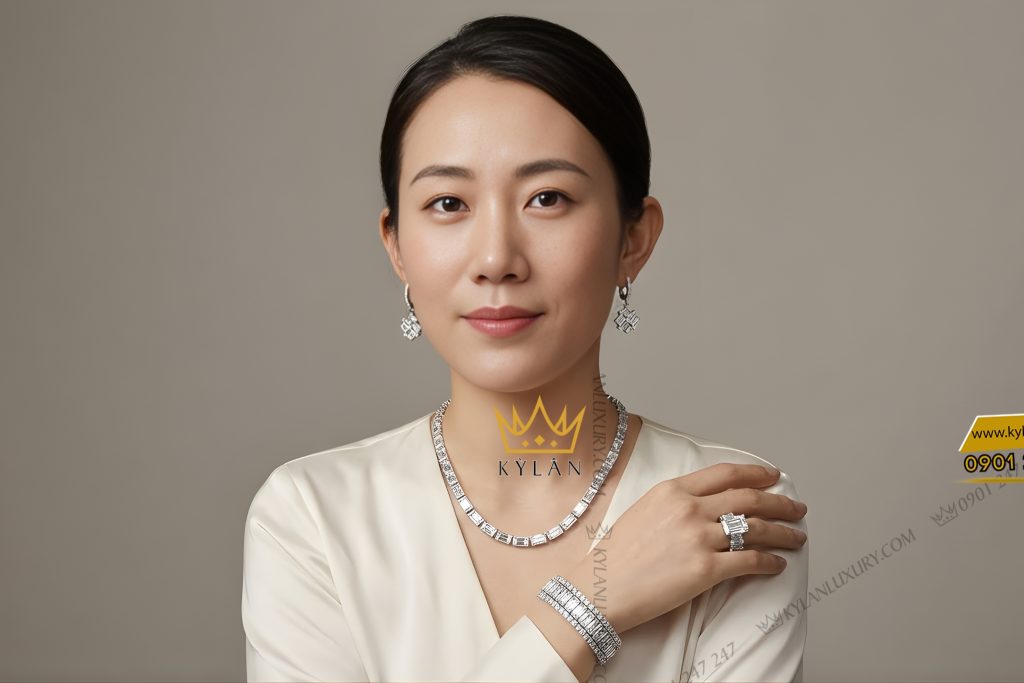 Kỳ Lân Luxury Lac tay vang trang Au750 dinh kim cuong baguette 10 Lắc tay vàng trắng Au750 đính kim cương baguette