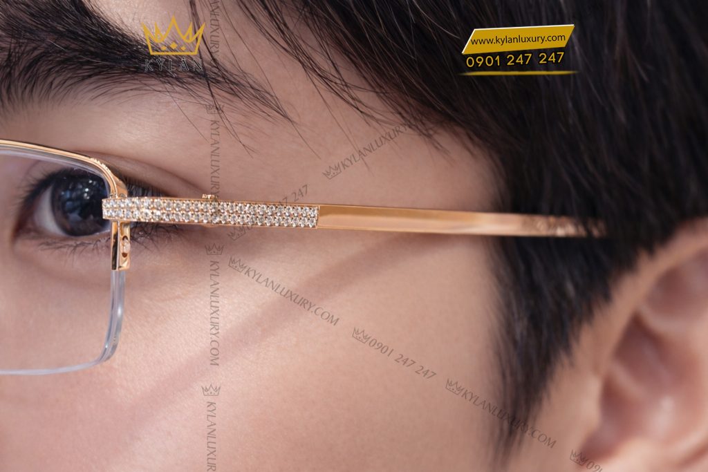 Mắt kính vàng hồng Au750 đính kim cương 17 Kỳ Lân Luxury Mat kinh vang hong nguyen khoi Au750 dinh kim cuong 12 Mắt kính vàng hồng Au750 đính kim cương